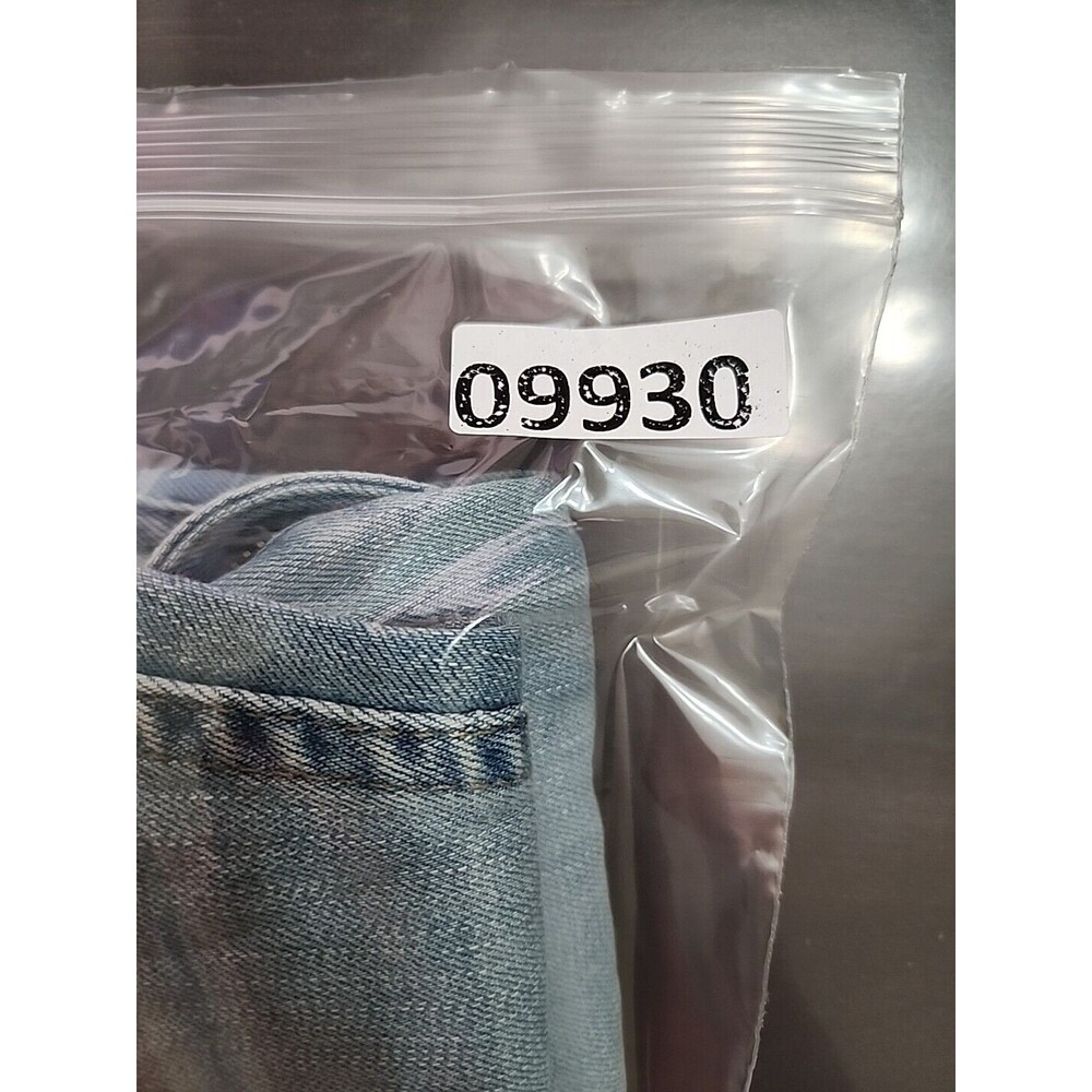 Lee Legendary Mid Rise Capri Jeans Womens 18 Light Blue Raw Hem Stretch NEW - Picture 11 of 11